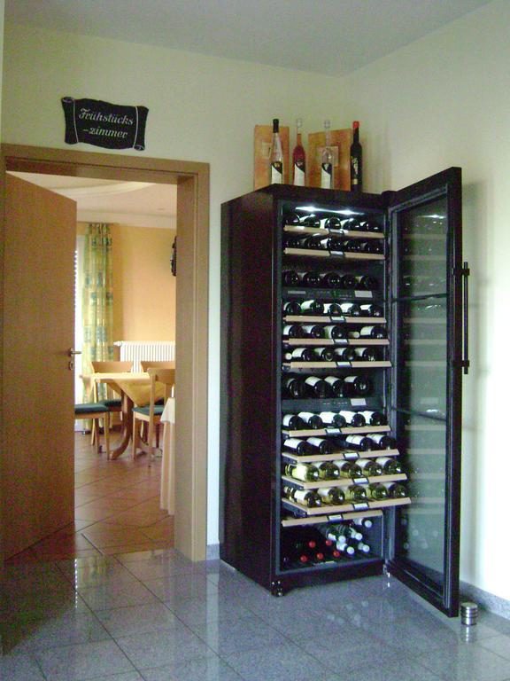 Wein- Und Gaestehaus Genetsch ليزا المظهر الخارجي الصورة